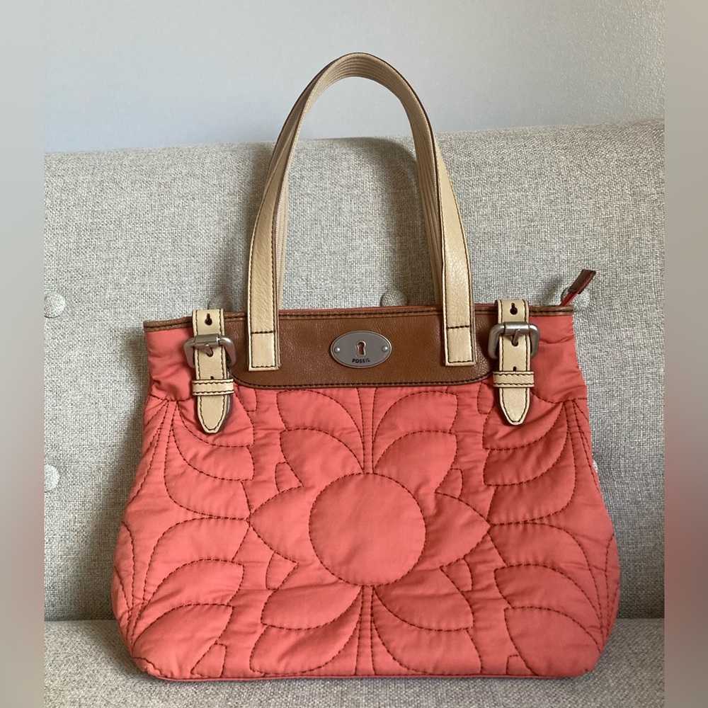 Large Fossil shoulder bag with coral colored quilted fabric